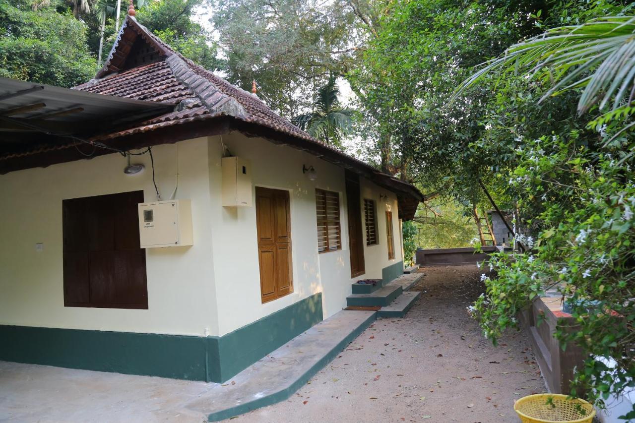 The Mana-Heritage Stay - Chengazhimattam Mana Kottayam Eksteriør billede
