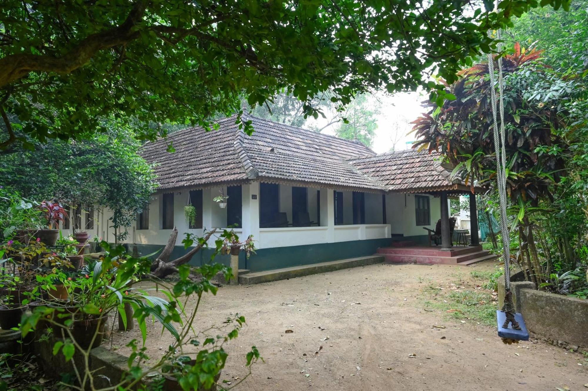 The Mana-Heritage Stay - Chengazhimattam Mana Kottayam Eksteriør billede